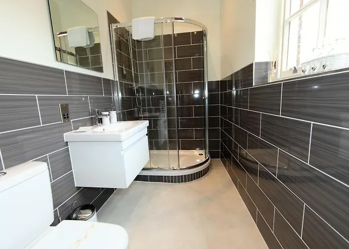 6 Hunter House -free Onsite Parking *