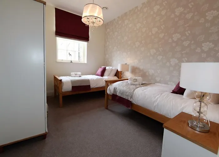 בית נופש 6 Hunter House -free Onsite Parking יורק