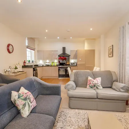 6 Hunter House - Heart Of The With Free Onsite Parking