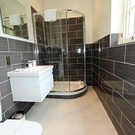 6 Hunter House -free Onsite Parking *