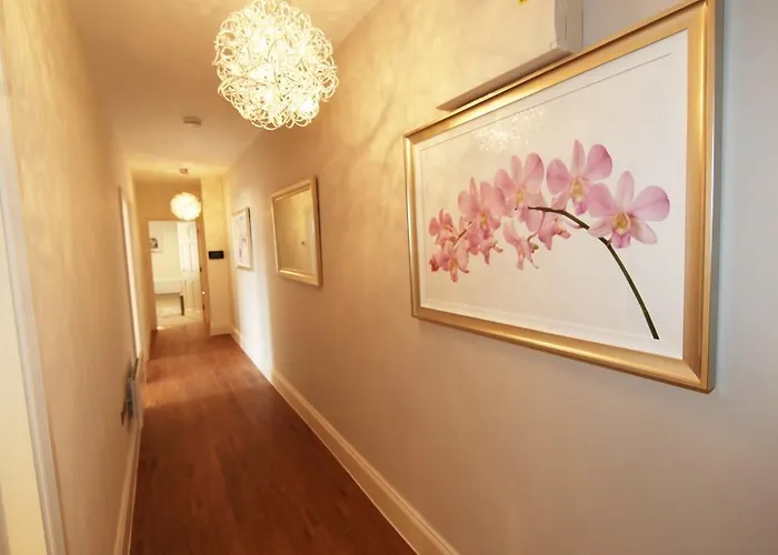 6 Hunter House -free Onsite Parking